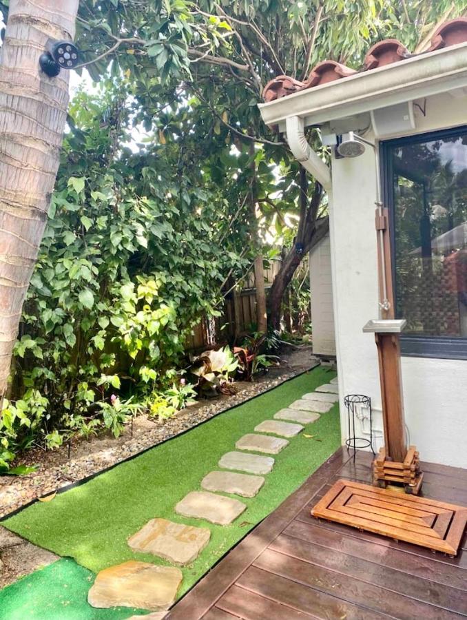 Entire Private Beautiful 2 Bedroom Plus Den House With Gated Front&Back Yard And Free Parking 10Min Drive To Miami Beach Екстериор снимка