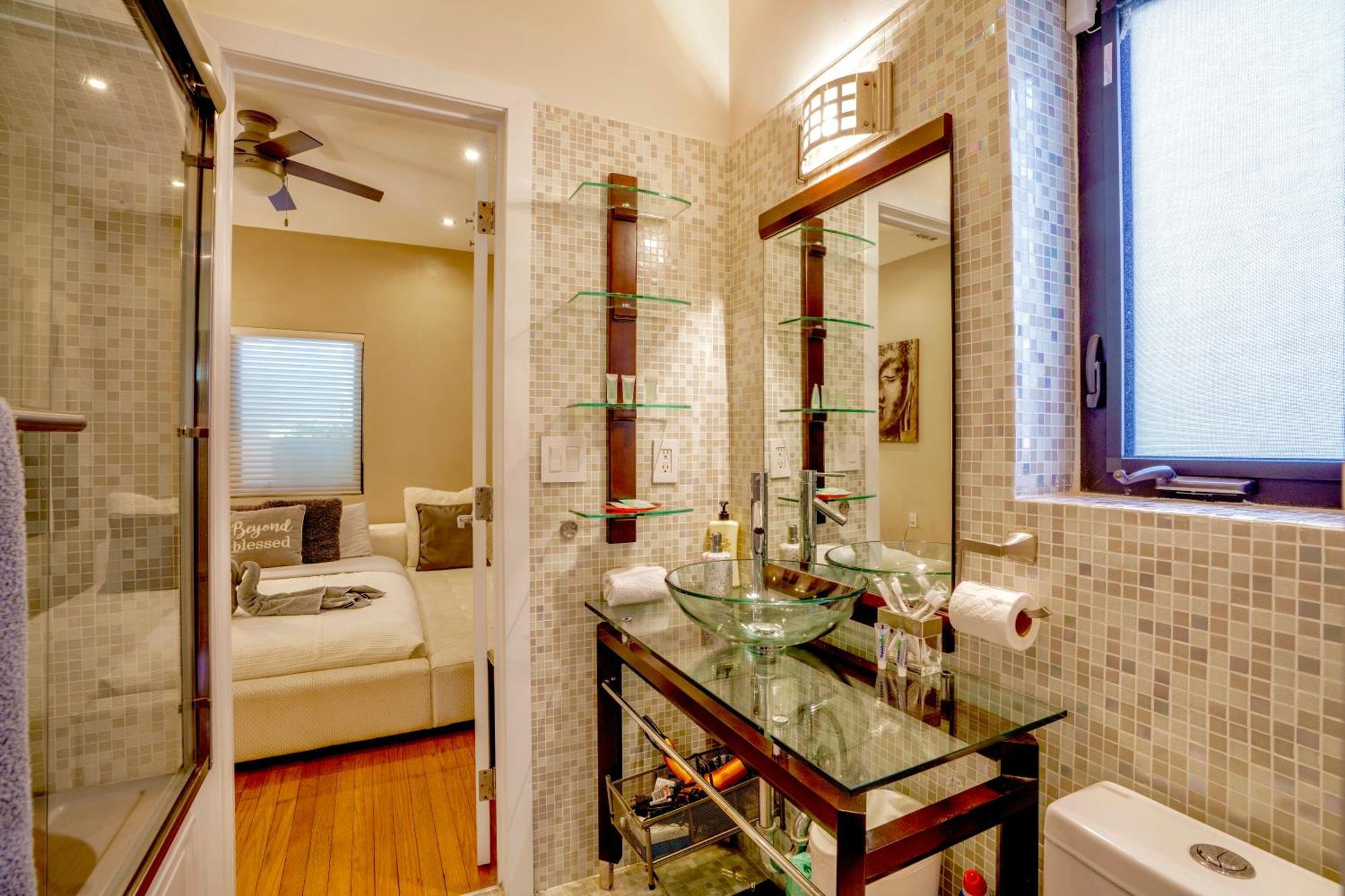 Entire Private Beautiful 2 Bedroom Plus Den House With Gated Front&Back Yard And Free Parking 10Min Drive To Miami Beach Екстериор снимка