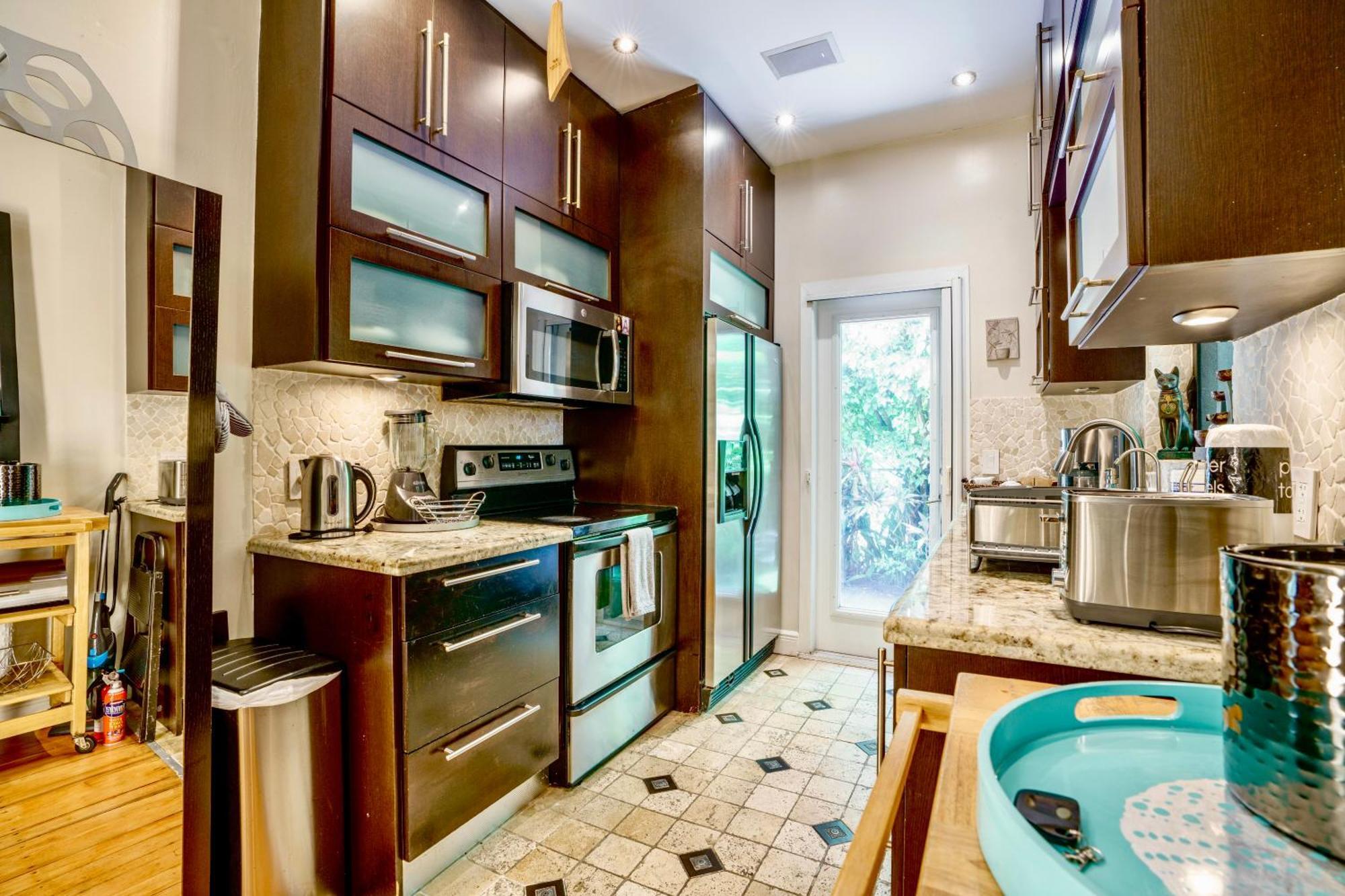 Entire Private Beautiful 2 Bedroom Plus Den House With Gated Front&Back Yard And Free Parking 10Min Drive To Miami Beach Екстериор снимка