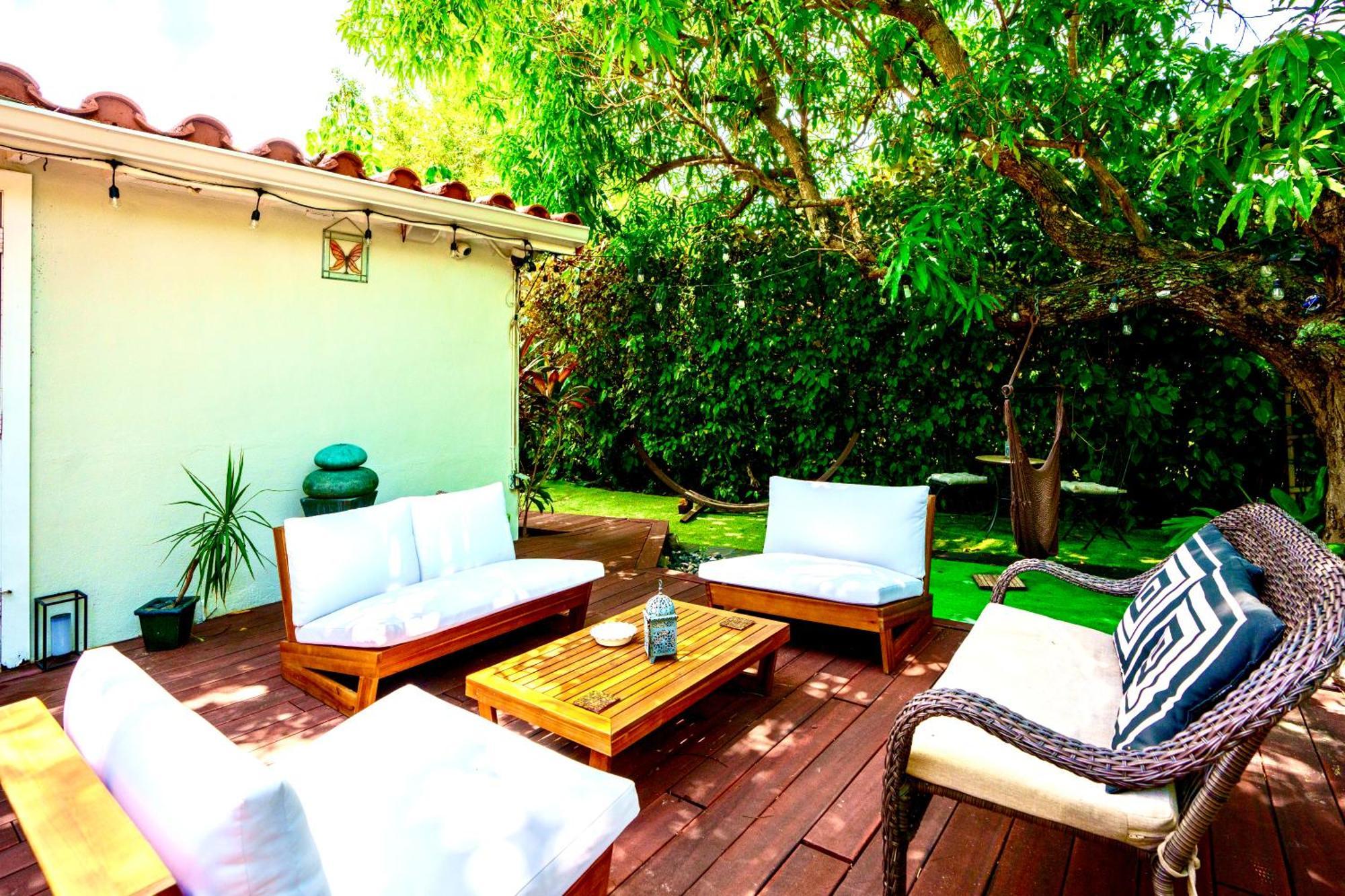 Entire Private Beautiful 2 Bedroom Plus Den House With Gated Front&Back Yard And Free Parking 10Min Drive To Miami Beach Екстериор снимка
