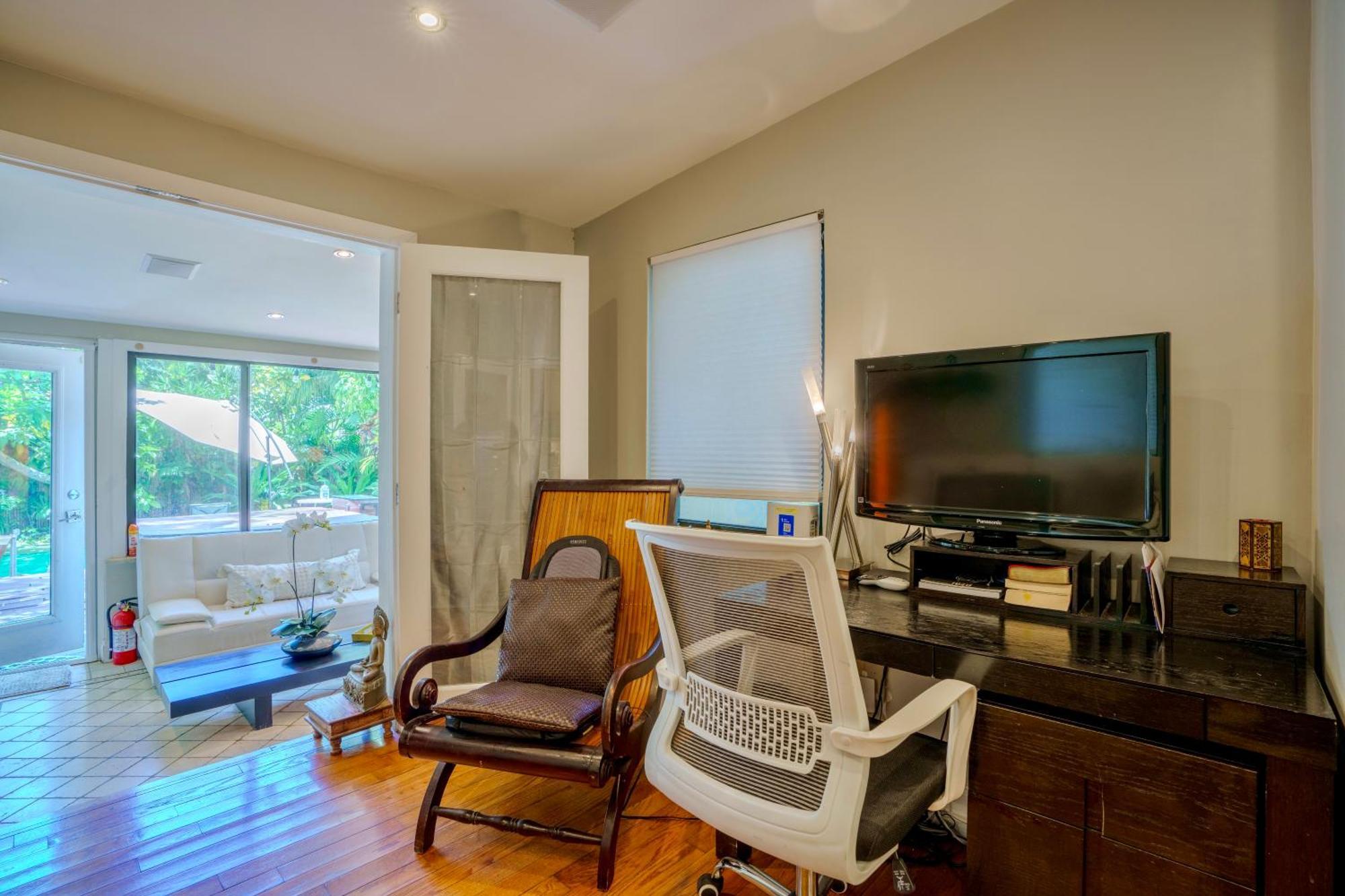 Entire Private Beautiful 2 Bedroom Plus Den House With Gated Front&Back Yard And Free Parking 10Min Drive To Miami Beach Екстериор снимка