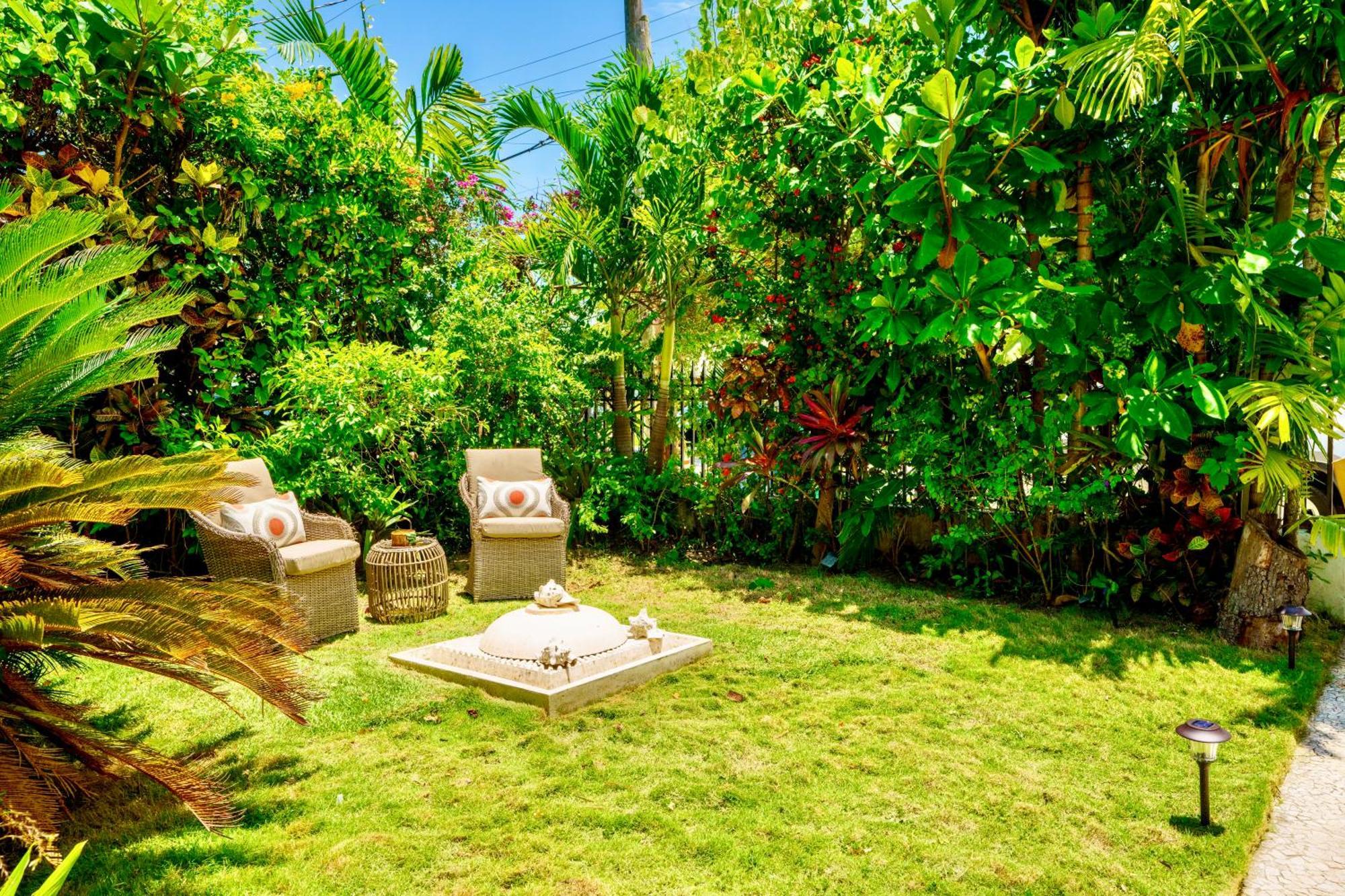 Entire Private Beautiful 2 Bedroom Plus Den House With Gated Front&Back Yard And Free Parking 10Min Drive To Miami Beach Екстериор снимка