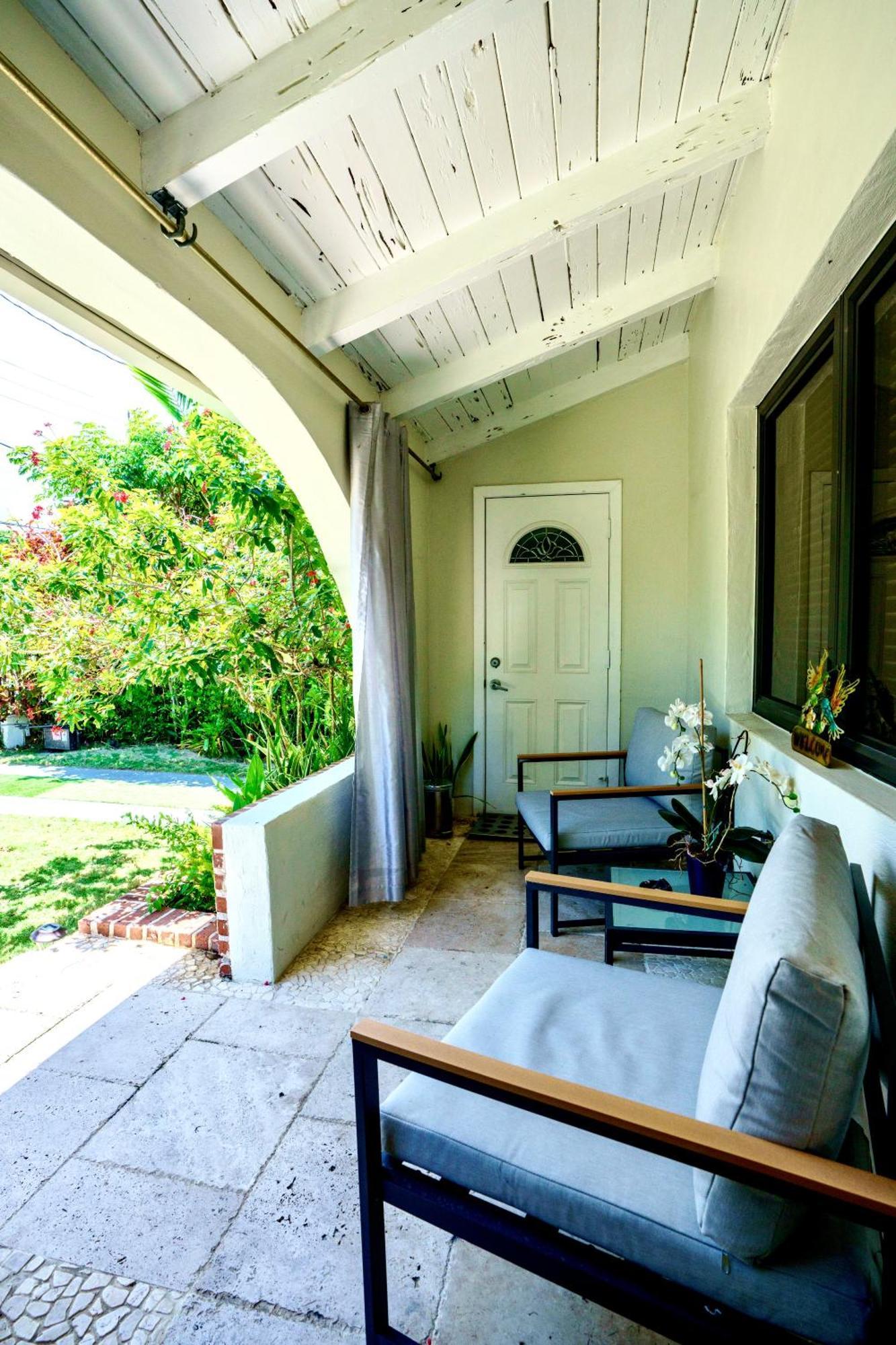 Entire Private Beautiful 2 Bedroom Plus Den House With Gated Front&Back Yard And Free Parking 10Min Drive To Miami Beach Екстериор снимка